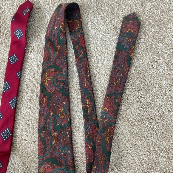 Burberry | Bundle of Men's Three Ties Patterned 100% Silk - Picture 7 of 16